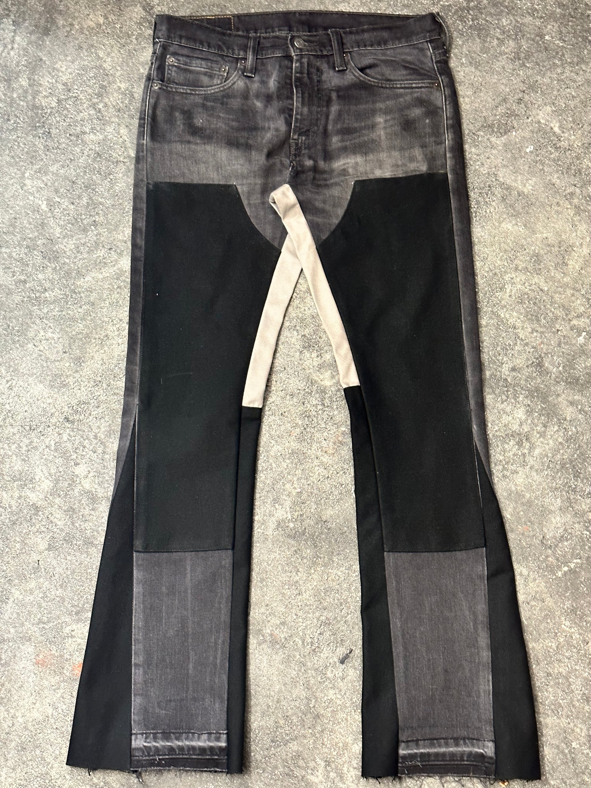 dark grey flared jeans, Women's Fashion, Bottoms, Jeans & Leggings