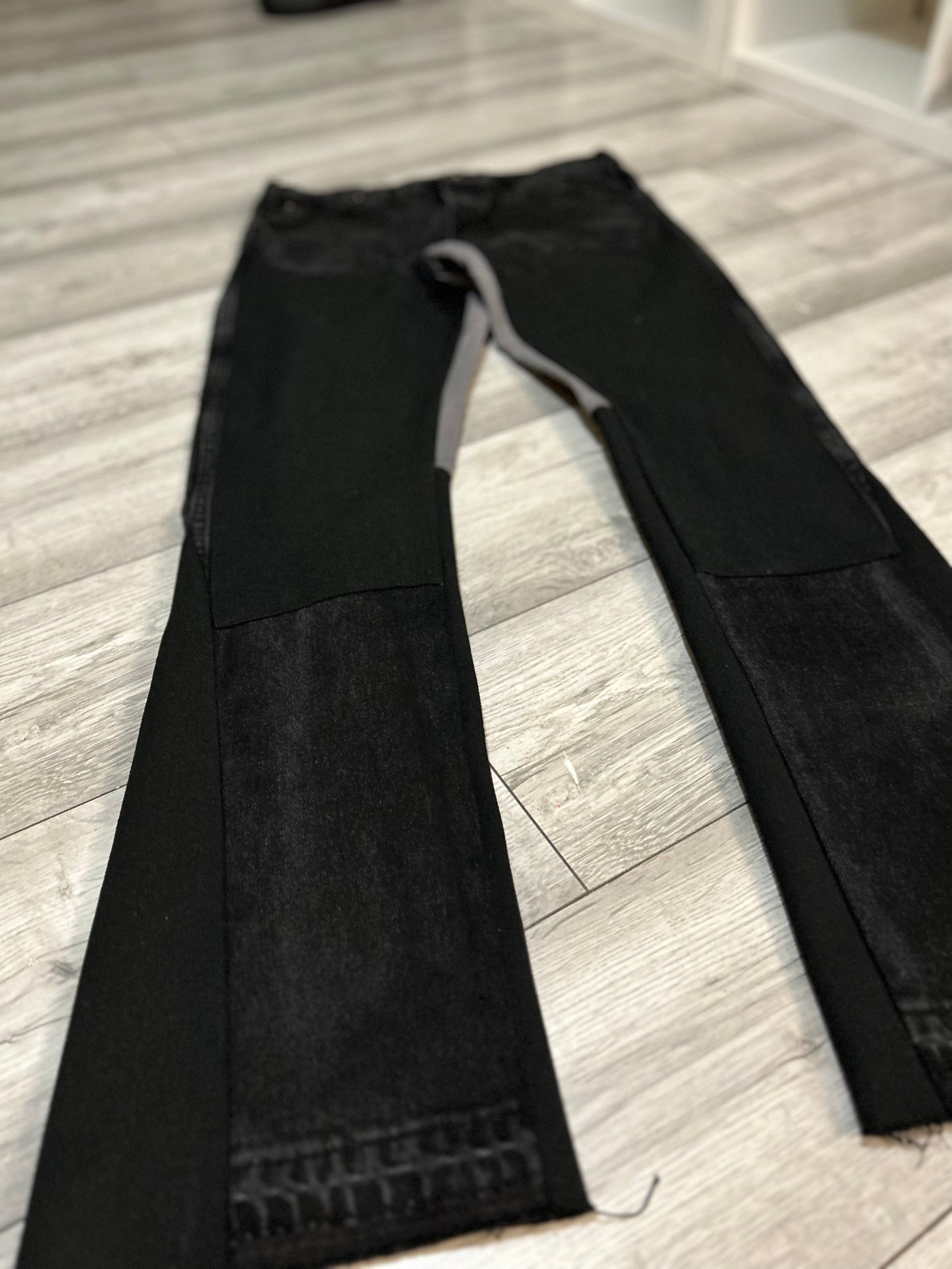 Double Knee Flare Jeans in Black